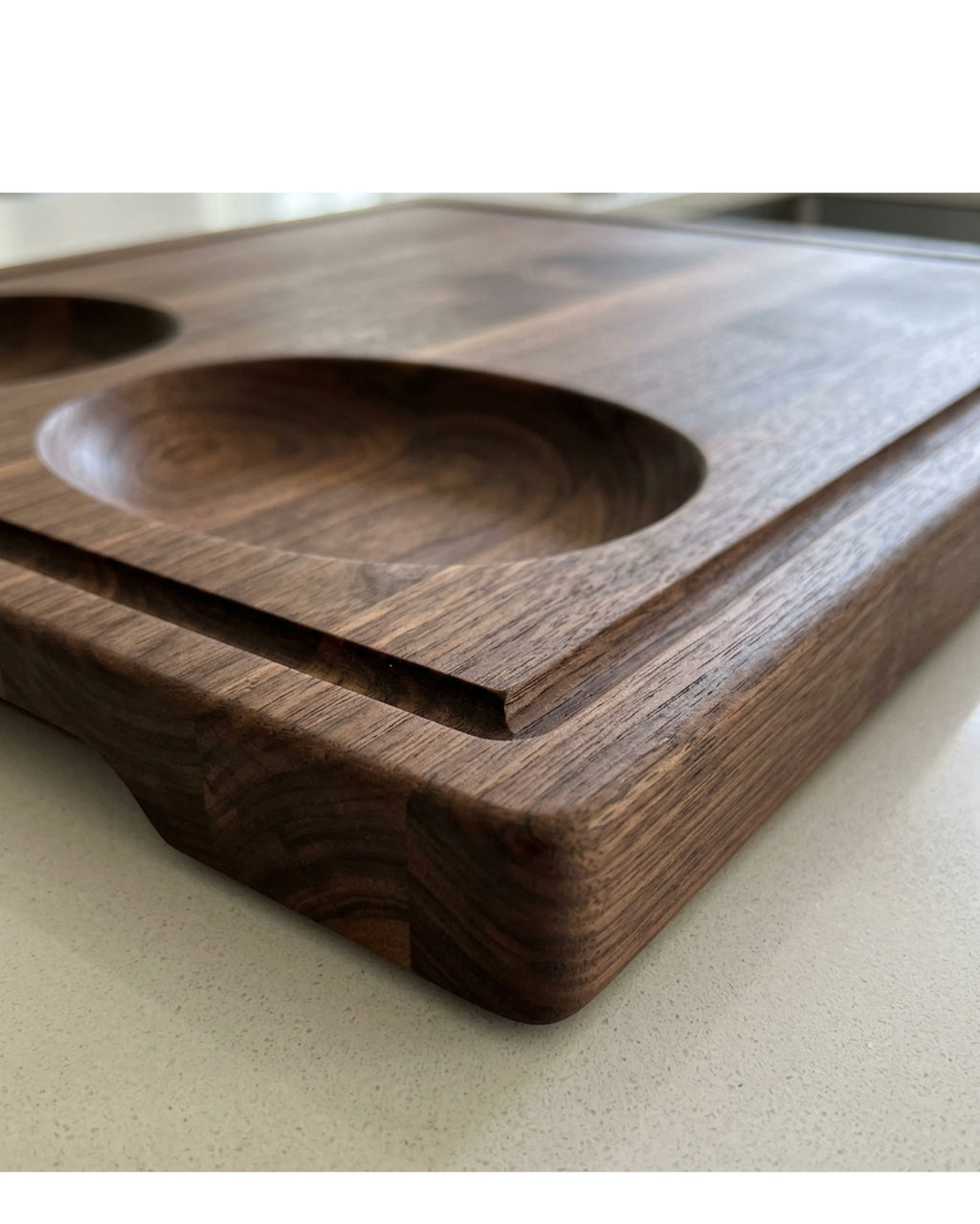 Ldeafyl Walnut Cutting Board with 3 Ingredient Wells 45 x 32 cm - Detail view